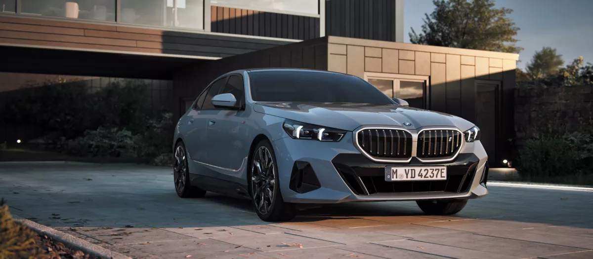 BMW i5 2025 front three-quarter
